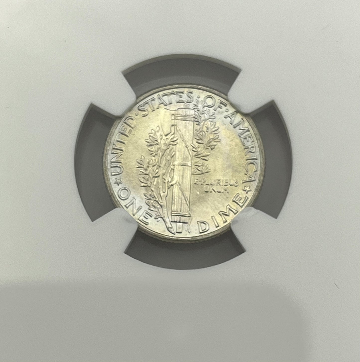 1943 10c MS 66